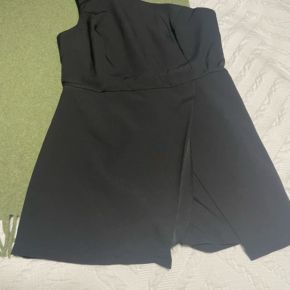Elegant Black One-Shoulder Romper